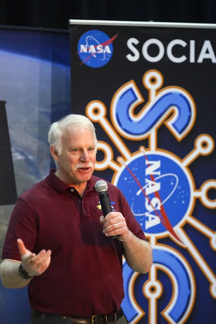 Джим Айронс, колишній науковець проєкту Landsat, отримав премію Пекори - NASA Science