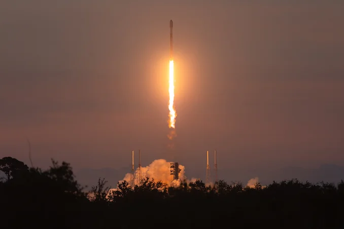 SpaceX запускає ракету Falcon 9 на рекордному 35-му польоті – Spaceflight Now