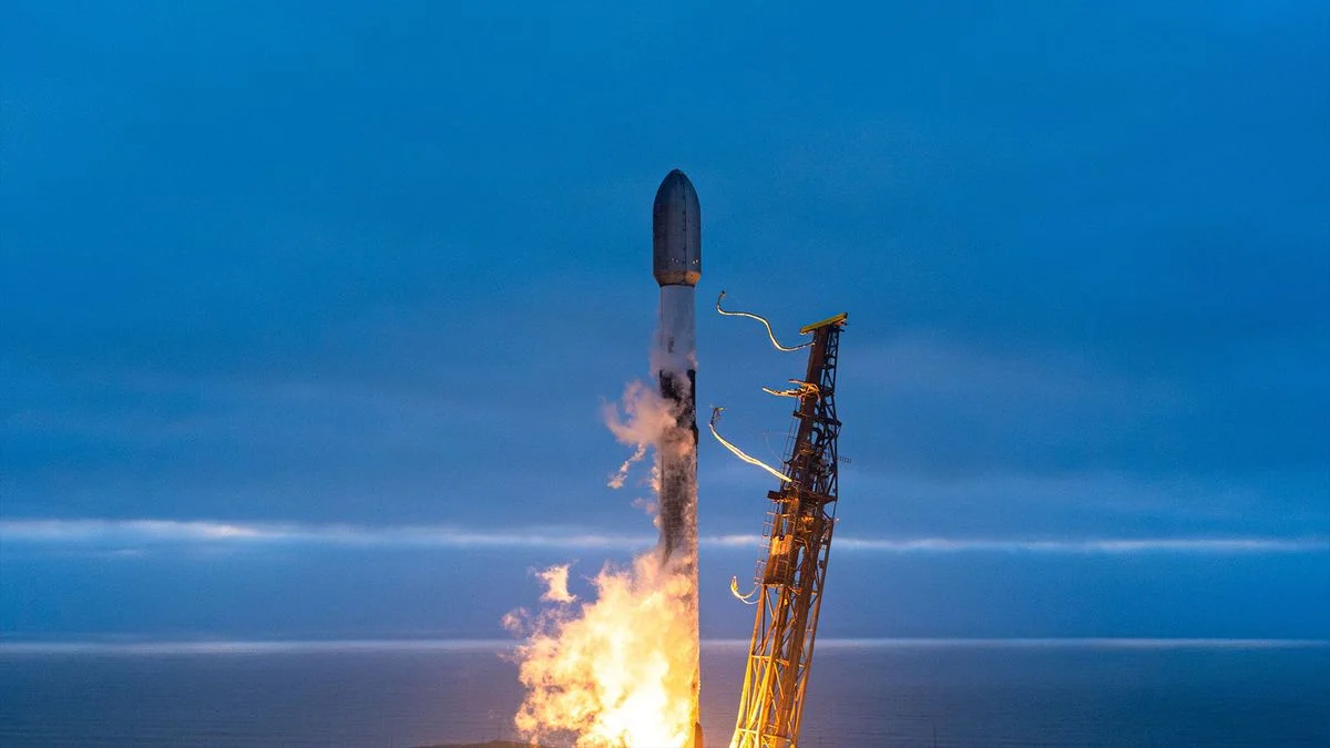 Ракета SpaceX Falcon 9 запустила 24 супутники Starlink з Каліфорнії