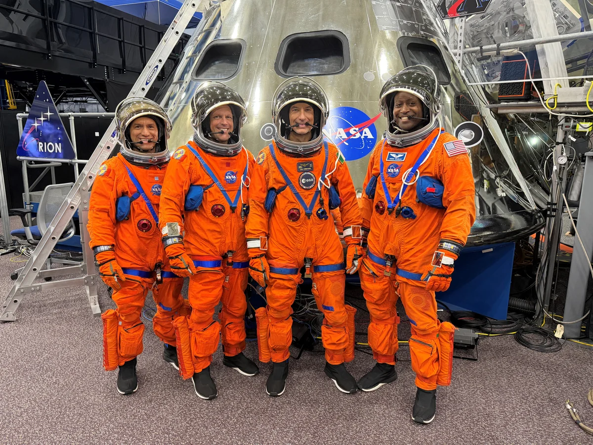 Астронавти Artemis 3 провели перше тренування в нових скафандрах